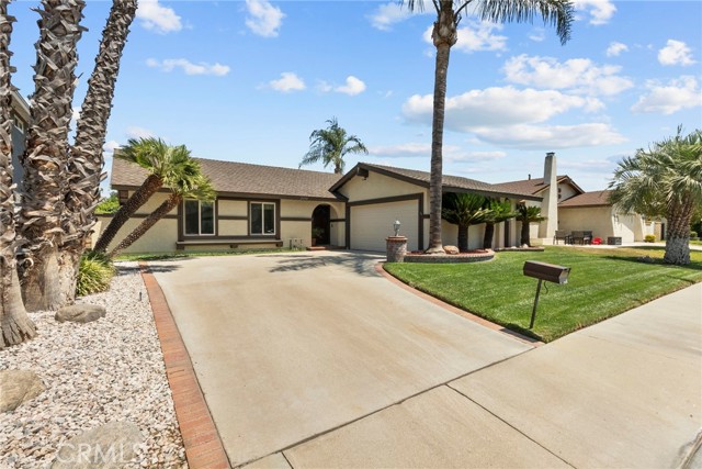 25530 Meadow Mont Street, Valencia CA: https://media.crmls.org/medias/51218997-d84f-4f31-b623-77446ac59421.jpg