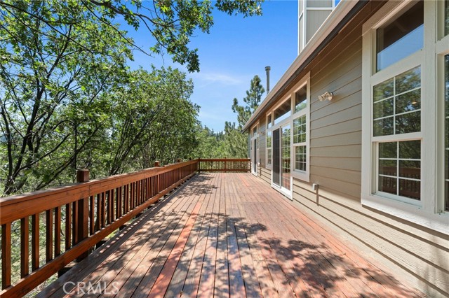 765 Del Norte Lane, Lake Arrowhead CA: https://media.crmls.org/medias/5121dcf0-c33c-4eb6-8a5b-f60fcc97f87b.jpg