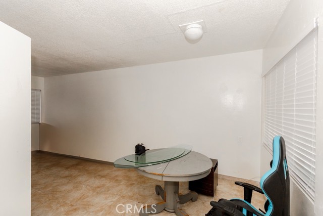 518 W Fredricks Street, Barstow CA: https://media.crmls.org/medias/5121de9f-6fc4-436a-9a42-6ec45c0d640d.jpg