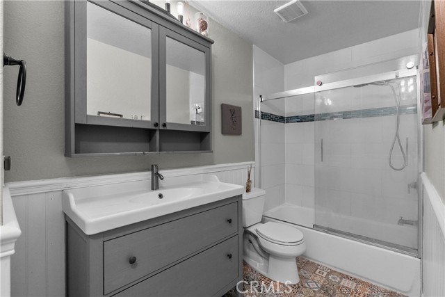 Detail Gallery Image 20 of 27 For 15000 Downey Ave #231,  Paramount,  CA 90723 - 1 Beds | 1 Baths