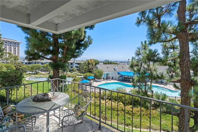 Detail Gallery Image 7 of 27 For 101 Scholz #120,  Newport Beach,  CA 92663 - 2 Beds | 2 Baths