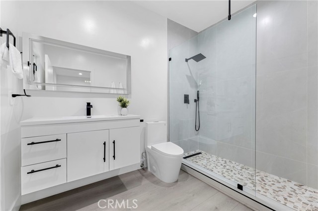 Detail Gallery Image 21 of 46 For 1626 Winona Bld, Los Angeles,  CA 90027 - 5 Beds | 5 Baths