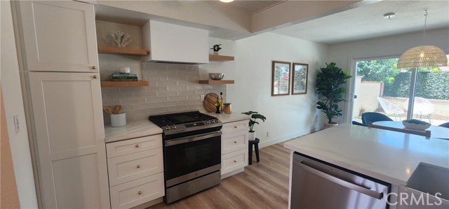 Detail Gallery Image 6 of 33 For 519 Amber Dr, Huntington Beach,  CA 92648 - 3 Beds | 2/1 Baths