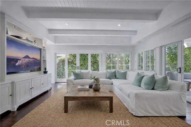 Detail Gallery Image 5 of 21 For 1330 Santanella, Corona Del Mar,  CA 92625 - 4 Beds | 3/1 Baths