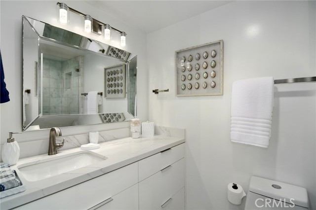 Detail Gallery Image 17 of 20 For 11952 E Whalers Ln, Malibu,  CA 90265 - 2 Beds | 3 Baths
