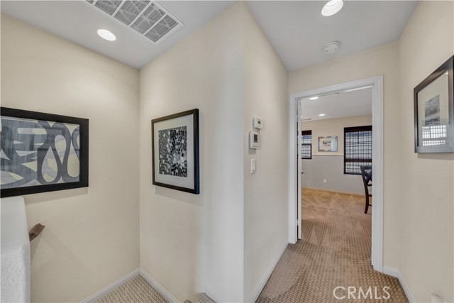 Detail Gallery Image 19 of 26 For 14102 W Chapparel Ln, Van Nuys,  CA 91405 - 2 Beds | 2/1 Baths