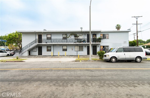 9222 S San Pedro St, Los Angeles, CA 90003