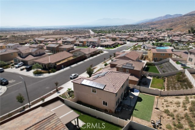 31058 Avenida Ramblas, Highland CA: https://media.crmls.org/medias/512590ca-b169-41a7-945e-149024826bfa.jpg