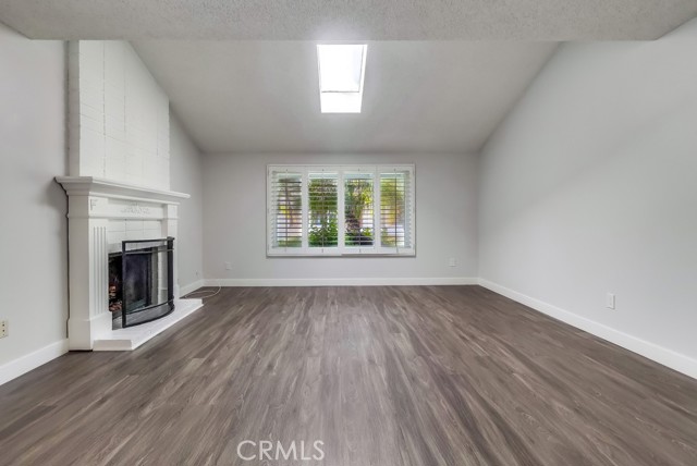 Detail Gallery Image 8 of 75 For 7030 Seawind Drive, Long Beach,  CA 90803 - 4 Beds | 3 Baths