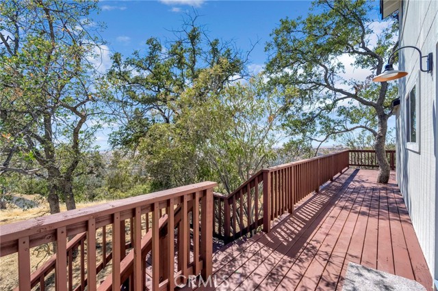 41070 Lilley Mountain Drive, Coarsegold CA: https://media.crmls.org/medias/51263117-337e-4520-a59e-4365aa5d9de0.jpg