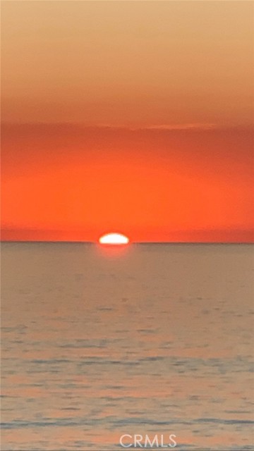 405 15th Street, Manhattan Beach CA: https://media.crmls.org/medias/51274b05-73ad-4c43-b1be-69e05fd25e40.jpg