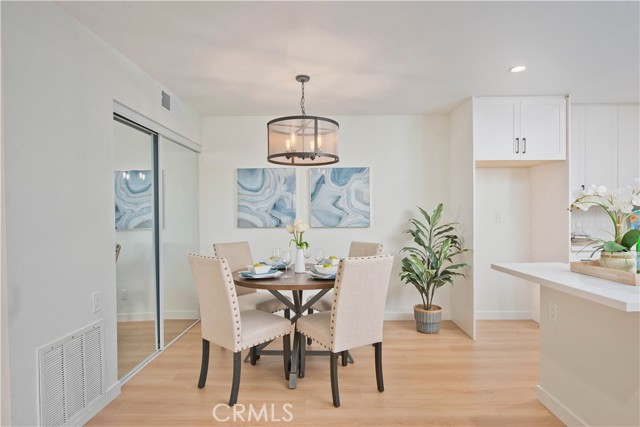 Detail Gallery Image 8 of 21 For 25027 Peachland Ave #160,  Newhall,  CA 91321 - 2 Beds | 2 Baths