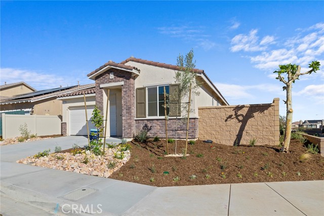 Detail Gallery Image 2 of 19 For 13176 Upland Ct, Hesperia,  CA 92344 - 3 Beds | 2 Baths