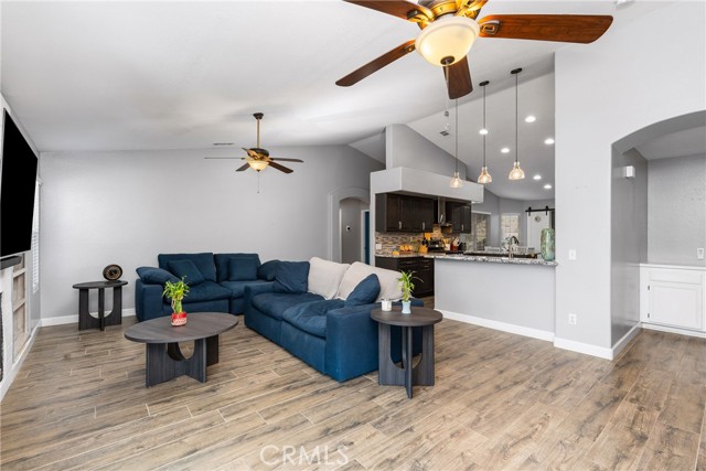 Detail Gallery Image 6 of 40 For 36675 Sauterne St, Winchester,  CA 92596 - 4 Beds | 2 Baths