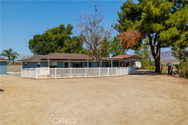 44718 Palm Avenue, Hemet CA: https://media.crmls.org/medias/5128d69c-d354-4551-b2a8-4622b0e178f9.jpg