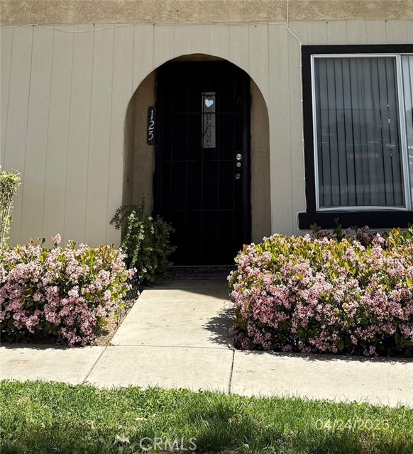 Detail Gallery Image 2 of 6 For 125 Tiger, San Jacinto,  CA 92583 - 3 Beds | 2 Baths