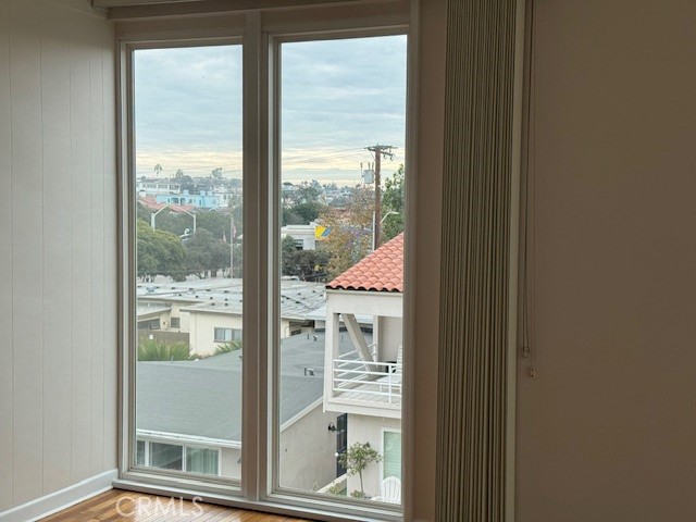 Detail Gallery Image 27 of 29 For 409 16th St, Manhattan Beach,  CA 90266 - 3 Beds | 2 Baths