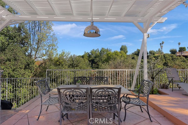 5794 Fairhaven Avenue, Woodland Hills CA: https://media.crmls.org/medias/512964f6-4393-4430-9fb0-6efa650390a3.jpg