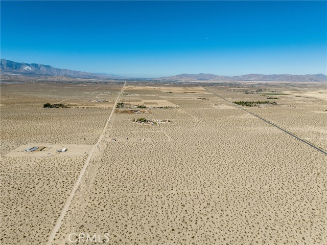 Detail Gallery Image 7 of 9 For 767 Foothill Rd, Lucerne Valley,  CA 92356 - – Beds | – Baths