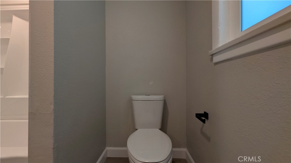 https://media.crmls.org/medias/512996eb-35dc-4d36-851f-8ae965782207.jpg?preset=X-Large