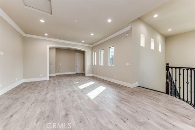 Detail Gallery Image 3 of 40 For 10168 Lightbreeze Cir, Huntington Beach,  CA 92646 - 5 Beds | 5/1 Baths