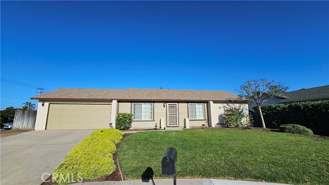 801 Belinda Lane, Redlands CA: https://media.crmls.org/medias/5129fa2c-abe4-4aea-b209-3908640a4a39.jpg