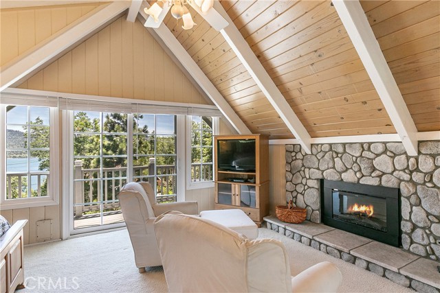 Detail Gallery Image 26 of 44 For 27888 West Shore Rd, Lake Arrowhead,  CA 92352 - 3 Beds | 2 Baths