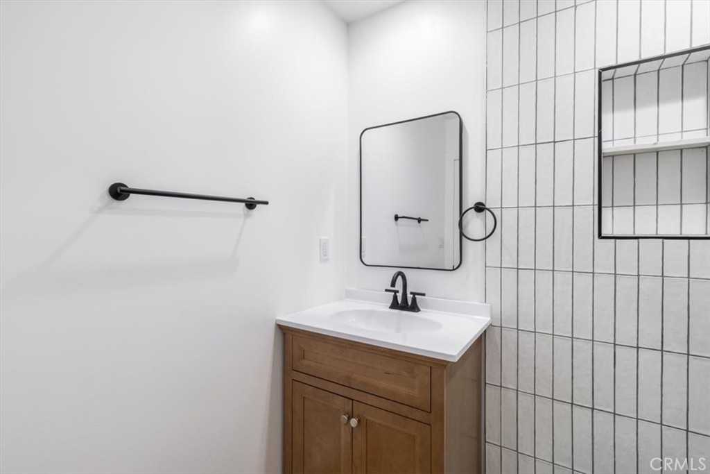 512B85F9 2826 4C64 9Dda Fae0Ee68Eb31 6616 Denver Avenue, Los Angeles, Ca 90044 &Lt;Span Style='BackgroundColor:transparent;Padding:0Px;'&Gt; &Lt;Small&Gt; &Lt;I&Gt; &Lt;/I&Gt; &Lt;/Small&Gt;&Lt;/Span&Gt;