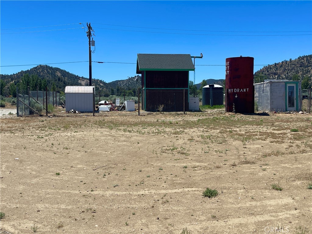 https://media.crmls.org/medias/512bc4d0-e552-4401-a170-807142b6c7b8.jpg?preset=X-Large