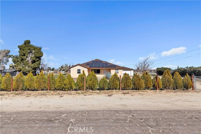 1641 W Avenue L4, Lancaster CA: https://media.crmls.org/medias/512bd2e8-4e37-404e-ad3c-50d4686aeaec.jpg