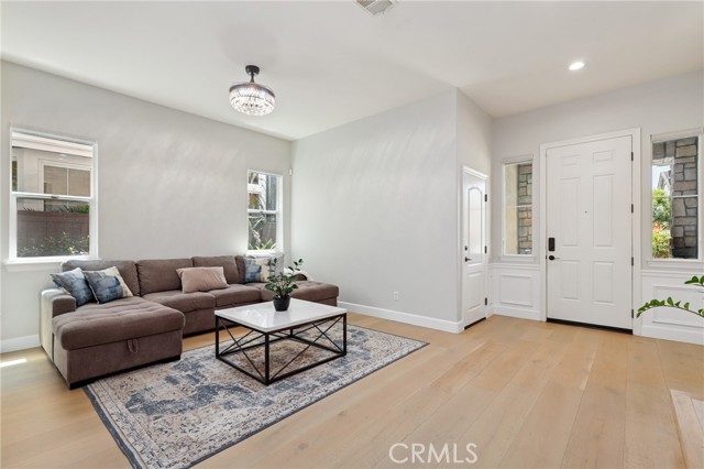 8047 E Hampshire Road, Orange CA: https://media.crmls.org/medias/512be528-3c5e-461b-8dfd-ee98c359ed22.jpg