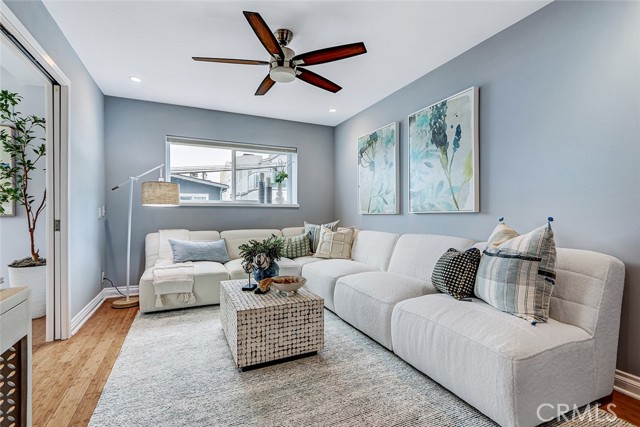 Detail Gallery Image 13 of 32 For 320 31 St, Manhattan Beach,  CA 90266 - 3 Beds | 2/1 Baths