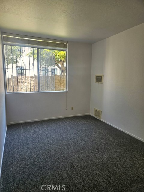 Detail Gallery Image 15 of 17 For 75 Western Shore Ln #1,  San Francisco,  CA 94115 - 2 Beds | 1 Baths