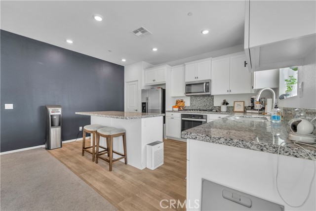 4422 Jade Court, Lancaster CA: https://media.crmls.org/medias/512c4f57-c288-4be7-94c3-bf641ba2cb43.jpg