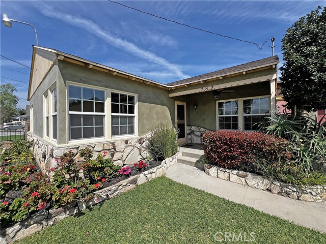 Detail Gallery Image 2 of 20 For 782 Lewis St, Pomona,  CA 91768 - 2 Beds | 1 Baths