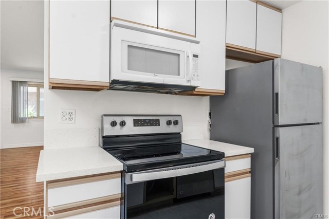 Detail Gallery Image 5 of 14 For 8650 Belford Ave 116a,  Los Angeles,  CA 90045 - 2 Beds | 2 Baths