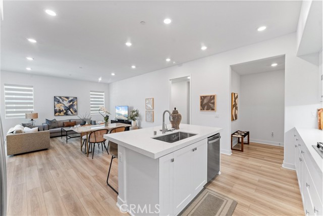 167 Sash, Irvine CA: https://media.crmls.org/medias/512d8791-1056-4872-996e-80cf3646d9bc.jpg