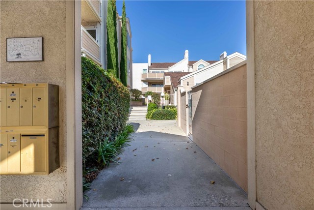 Image 4 of 43 For 3845 Farquhar