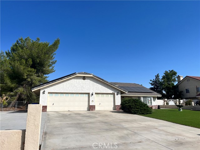 Detail Gallery Image 2 of 18 For 18668 Kamana Rd, Apple Valley,  CA 92307 - 3 Beds | 2/1 Baths