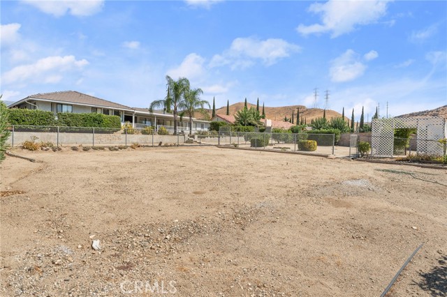 Detail Gallery Image 7 of 41 For 4140 Mockingbird, Banning,  CA 92220 - 5 Beds | 3 Baths