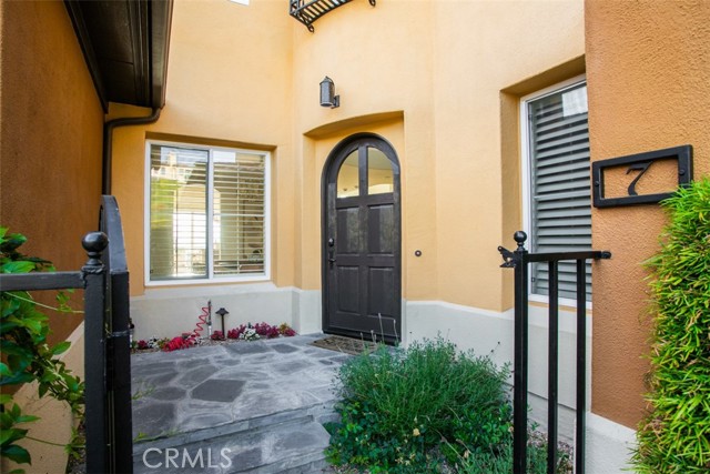 Image 2 of 47 For 7 Suprema Drive