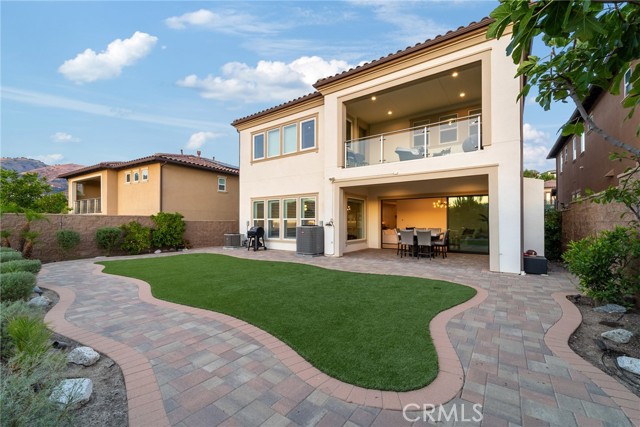 Detail Gallery Image 3 of 41 For 11949 Ricasoli Way, Porter Ranch,  CA 91326 - 5 Beds | 5/1 Baths