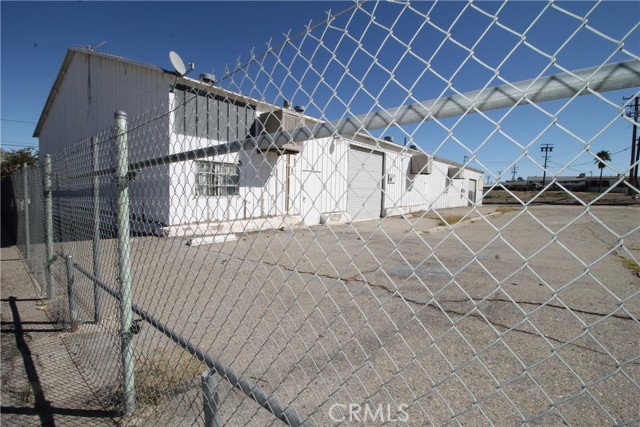 1500 Santa Fe Drive, Barstow, California 92311, ,Commercial Sale,For Sale,1500 Santa Fe Drive,CRHD23186357