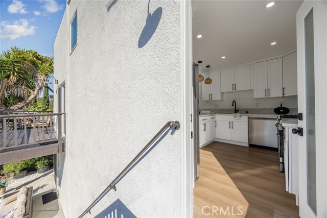 Detail Gallery Image 16 of 39 For 2460 Stoner Avenue, Los Angeles,  CA 90064 - – Beds | – Baths