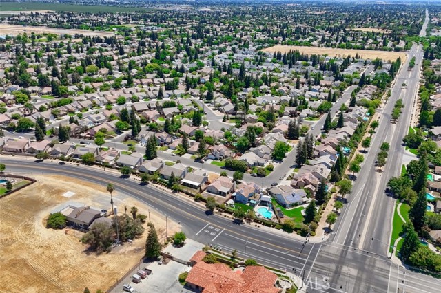 10419 N Woodrow Avenue, Fresno CA: https://media.crmls.org/medias/512e967a-d653-4700-863d-c83959903e85.jpg