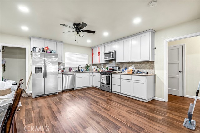 Detail Gallery Image 14 of 43 For 24110 Avenue 14, Madera,  CA 93637 - – Beds | – Baths