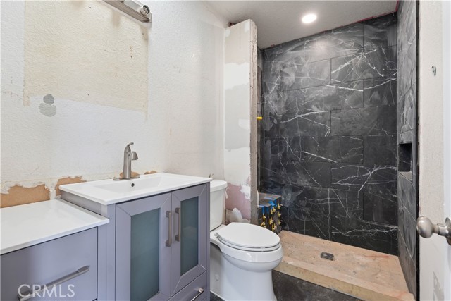 Detail Gallery Image 15 of 33 For 18891 Shoshonee Rd, Apple Valley,  CA 92307 - 3 Beds | 2 Baths