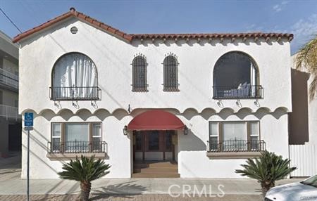 19 Granada Avenue Long Beach, California Pride of Ownership, Ten Unit, Trophy Property! Located within the highly sought after community of Belmont Shore, merely footsteps from the sand. 19 Granada is a picturesque 1930’s building, featuring all classic characteristics and qualities of early 20th century architecture – boasting magnificent high ceilings, built in cabinetry, large open floor plans with an abundance of natural light. Embodying a highly desirable unit blend; Six large 1 bedroom x 1 bathroom units along with Four large studios. The asset is separately metered for gas and electric and has its own large laundry room. Upper front units have beautiful arched windows and ocean views. Consequently, all 10 units are in incredibly high demand, due to the buildings design, unit floor plans and proximity to the Ocean. Not only mere steps from the sand but just a short stroll to “2nd street”, which houses most of Long Beaches best fashion stores, restaurants, bars and coffee shops. Perfect building for the sophisticated investor looking for a prime asset in an A+ location.