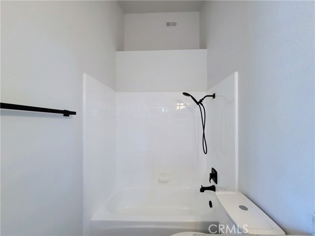 Detail Gallery Image 21 of 29 For 15928 Hunsaker Ave #1,  Paramount,  CA 90723 - 3 Beds | 2/1 Baths