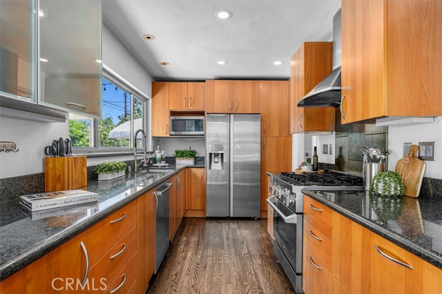 7135 W 91st Street, Los Angeles CA: https://media.crmls.org/medias/512f3eb0-b2b2-4118-9fa2-c679a9970bde.jpg